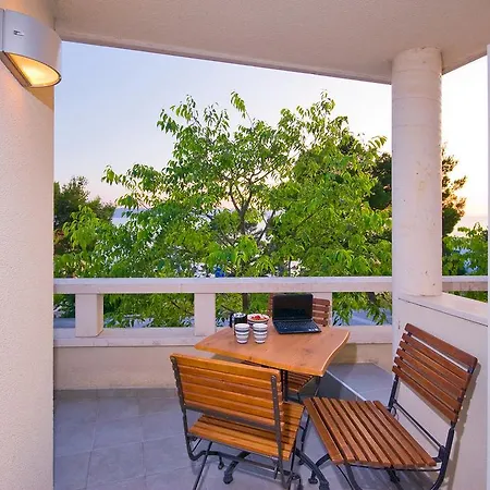 Apartments Villa Medic Brela Exterior photo